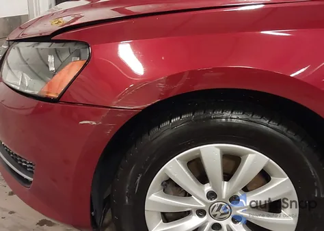 2015 Volkswagen Passat 1.8T Wolfsburg Edition z USA, uszkodzony, nr VIN 1VWAT7A34FC002870